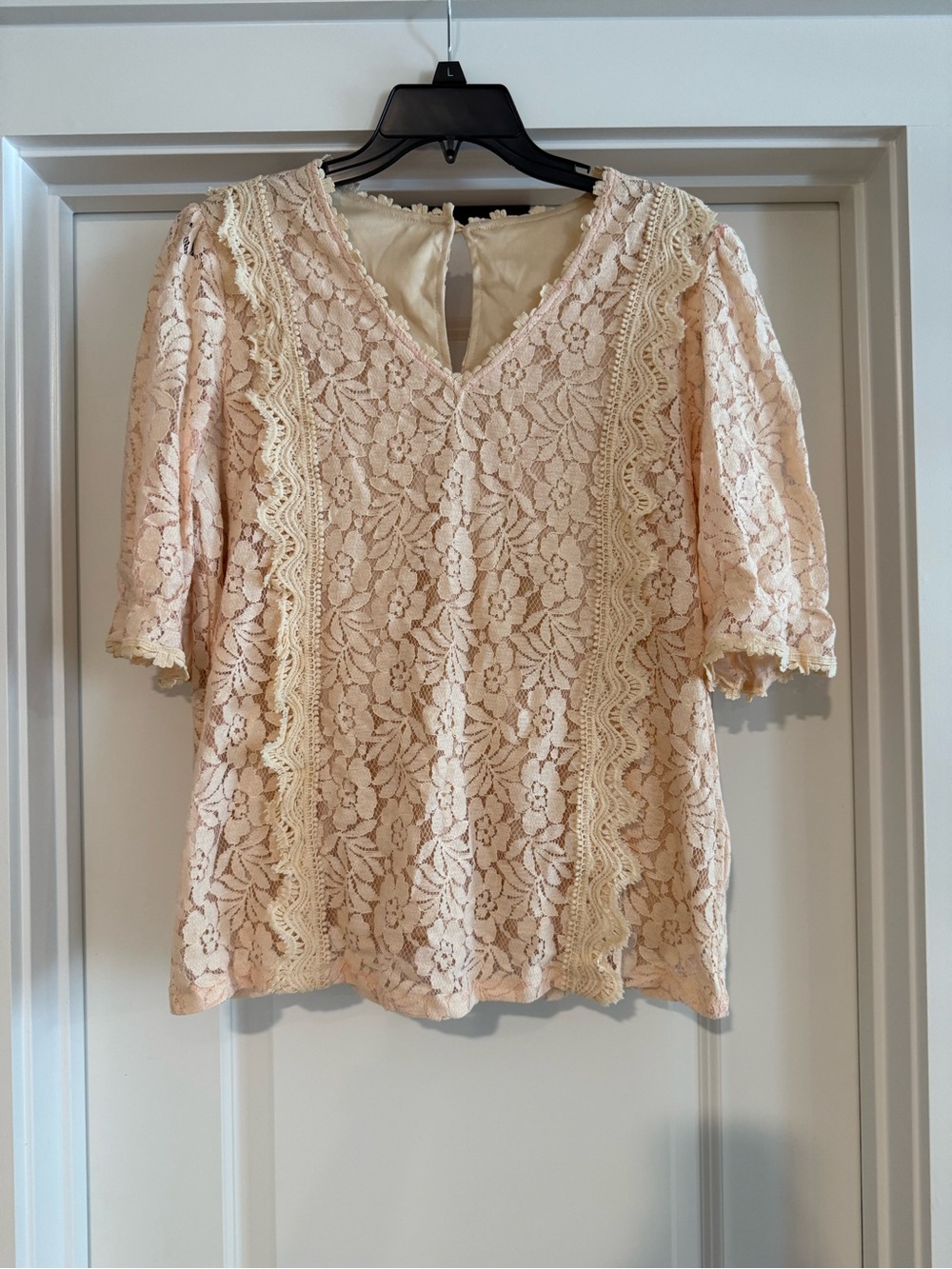 Lace V-Neck Puff Sleeve Top - Cream/Blush